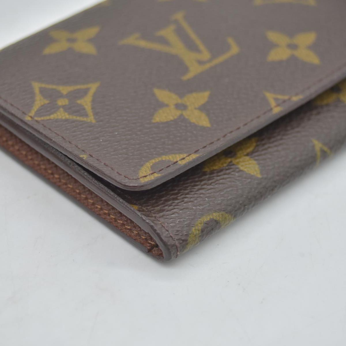 $675 Louis Vuitton Card Holder AS1010 CONSIGNMENT