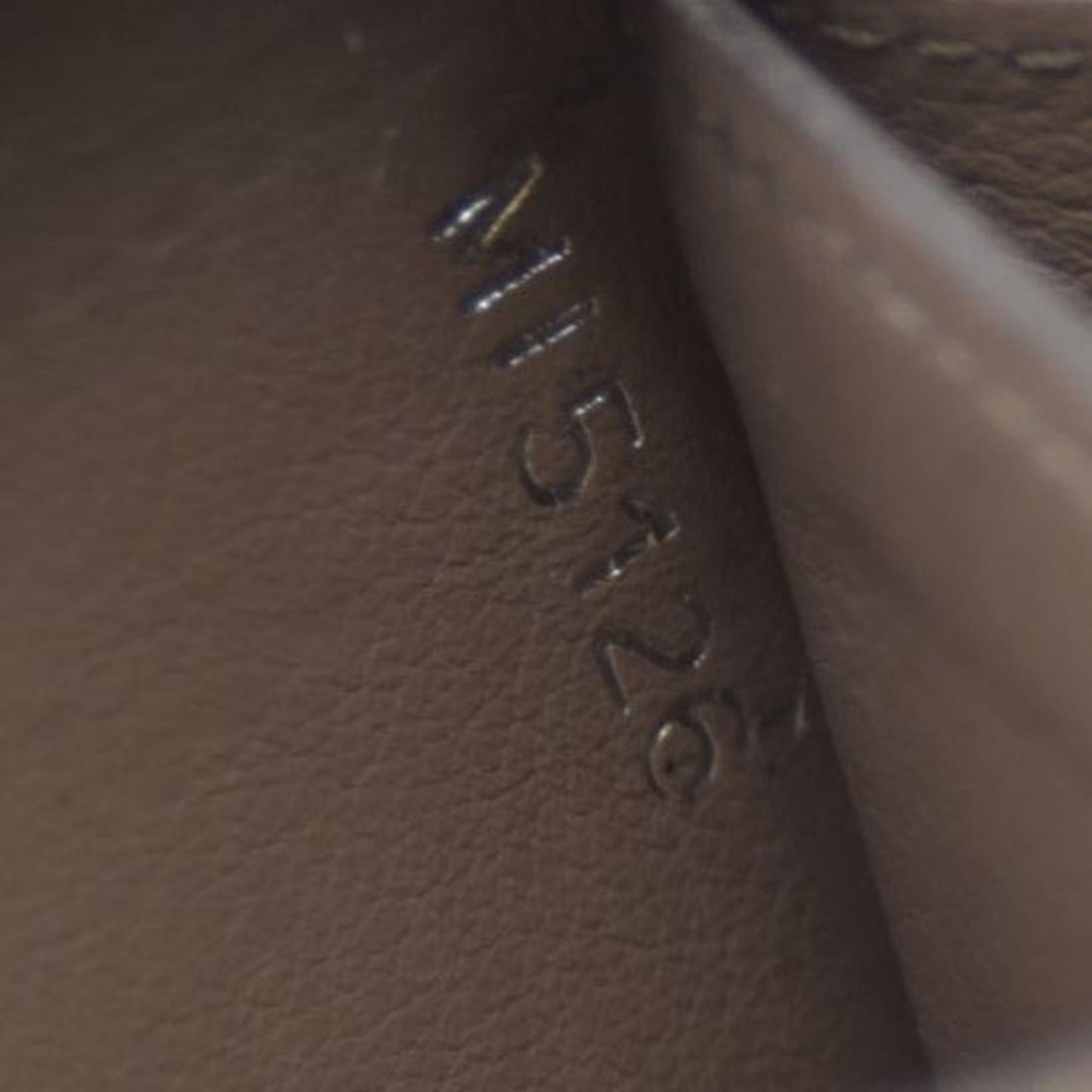 $1420 Louis Vuitton  Veau Cachemire Comete Wallet Galet MI5126