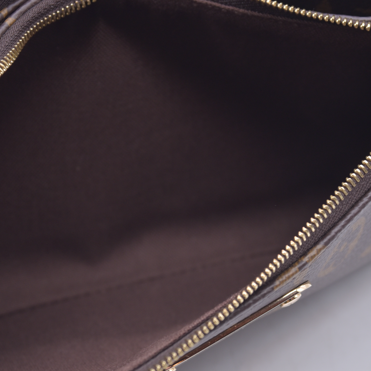 $1950 Louis Vuitton Monogram Pochette Liv 10021145 RFID NO CHAIN