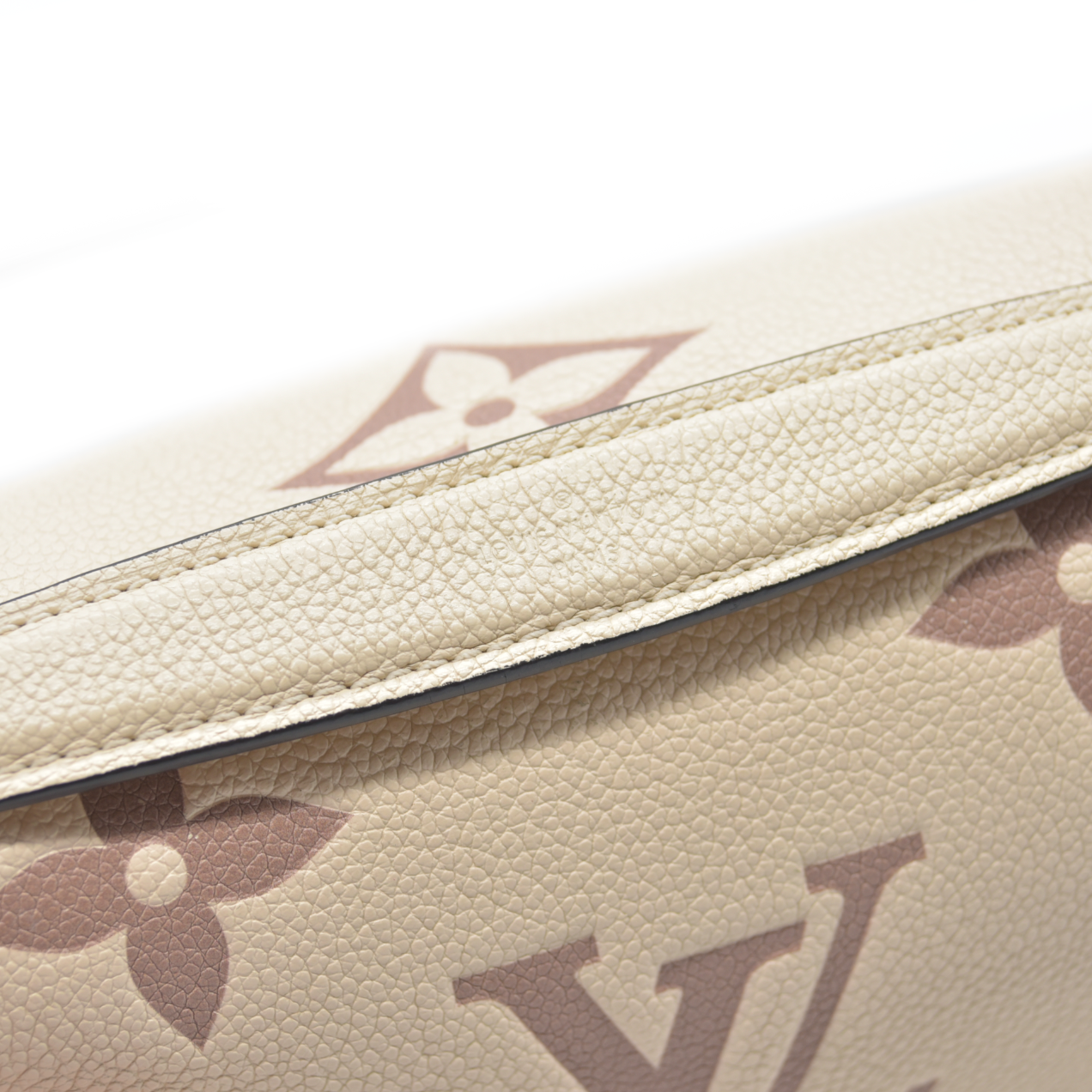 $3100 Louis Vuitton Empreinte Monogram Giant Pochette Metis Creme Bois De Rose RFID