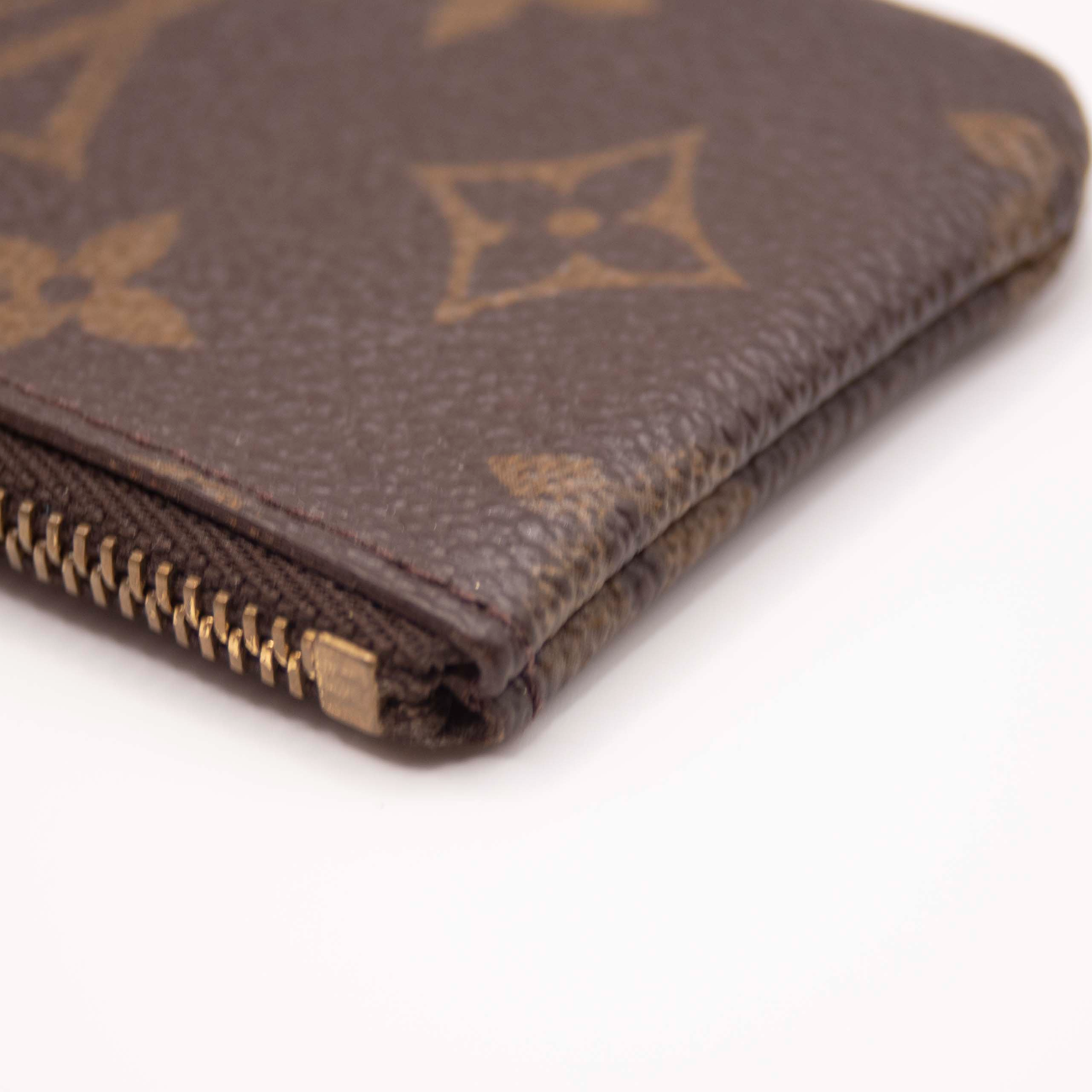 $355 2000 Louis Vuitton Monogram Key Pouch CA0040