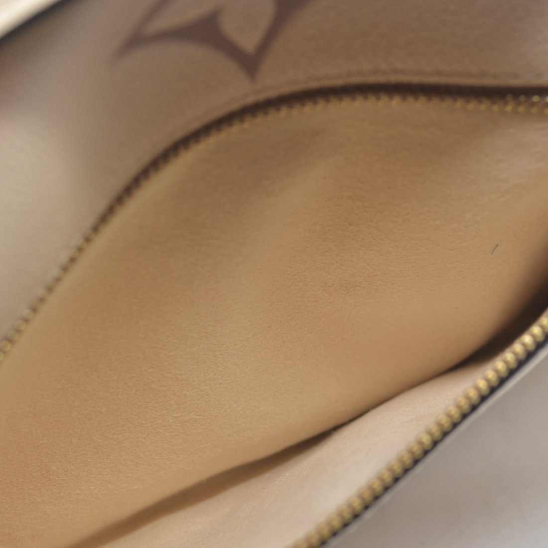 $3100 Louis Vuitton Empreinte Monogram Giant Pochette Metis Creme Bois De Rose RFID