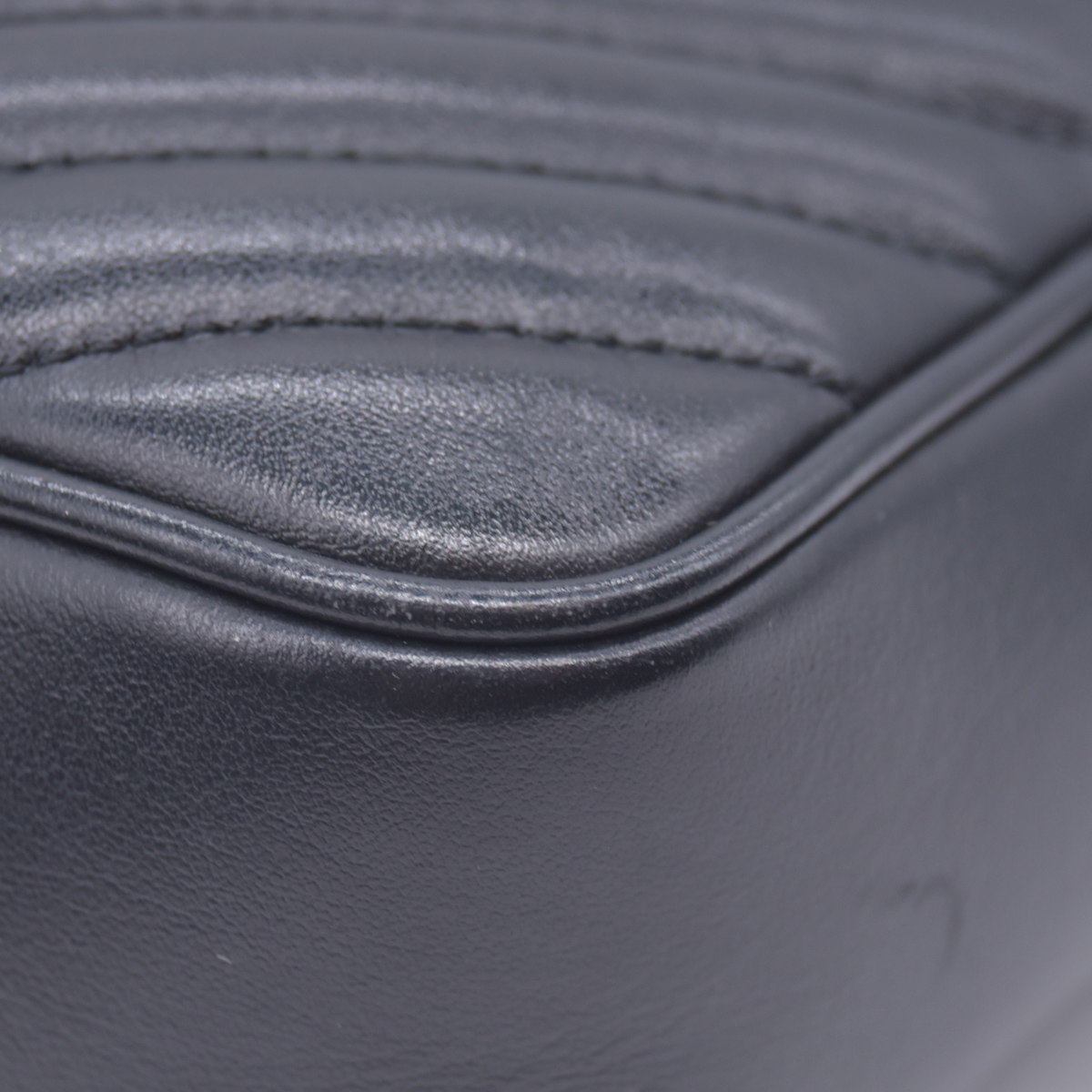 $1950 Saint Laurent Calfskin Matelasse Monogram Monochrome Lou Camera Bag Black 10021142