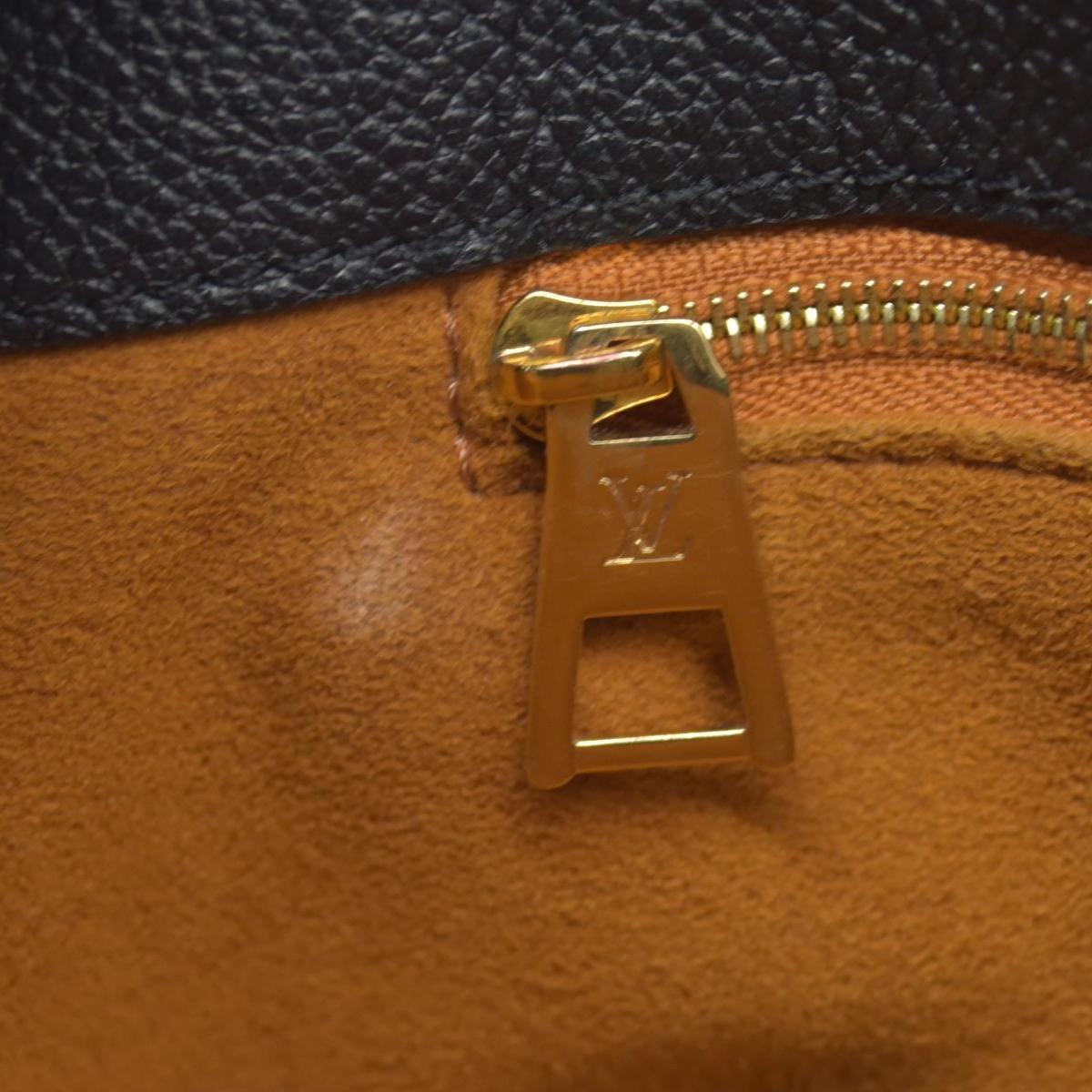 $3500 Louis Vuitton  Monogram Giant OnTheGo MM