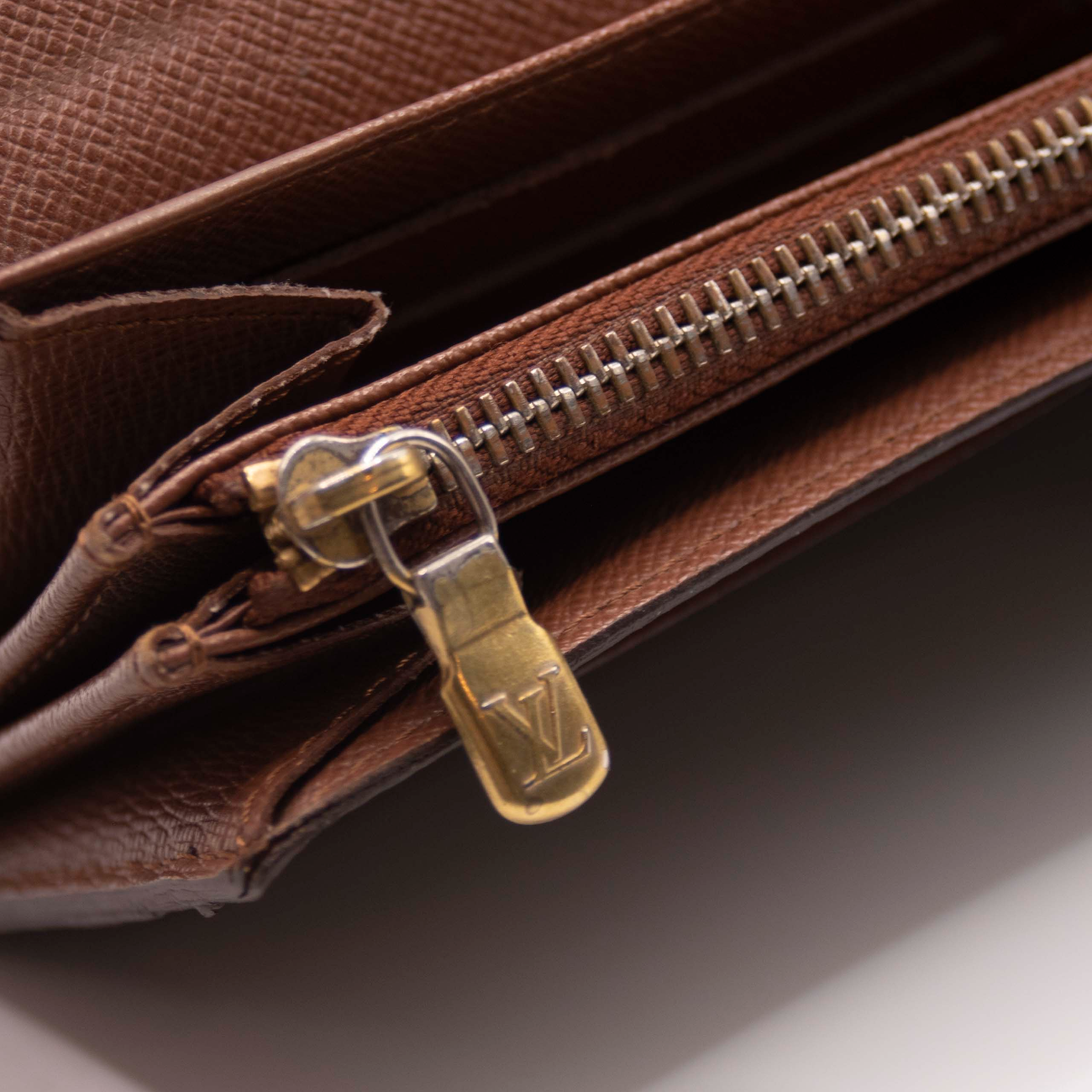 $775 2008 Louis Vuitton Monogram Portefeiulle Sarah Long Bifold Wallet Brown CA0068