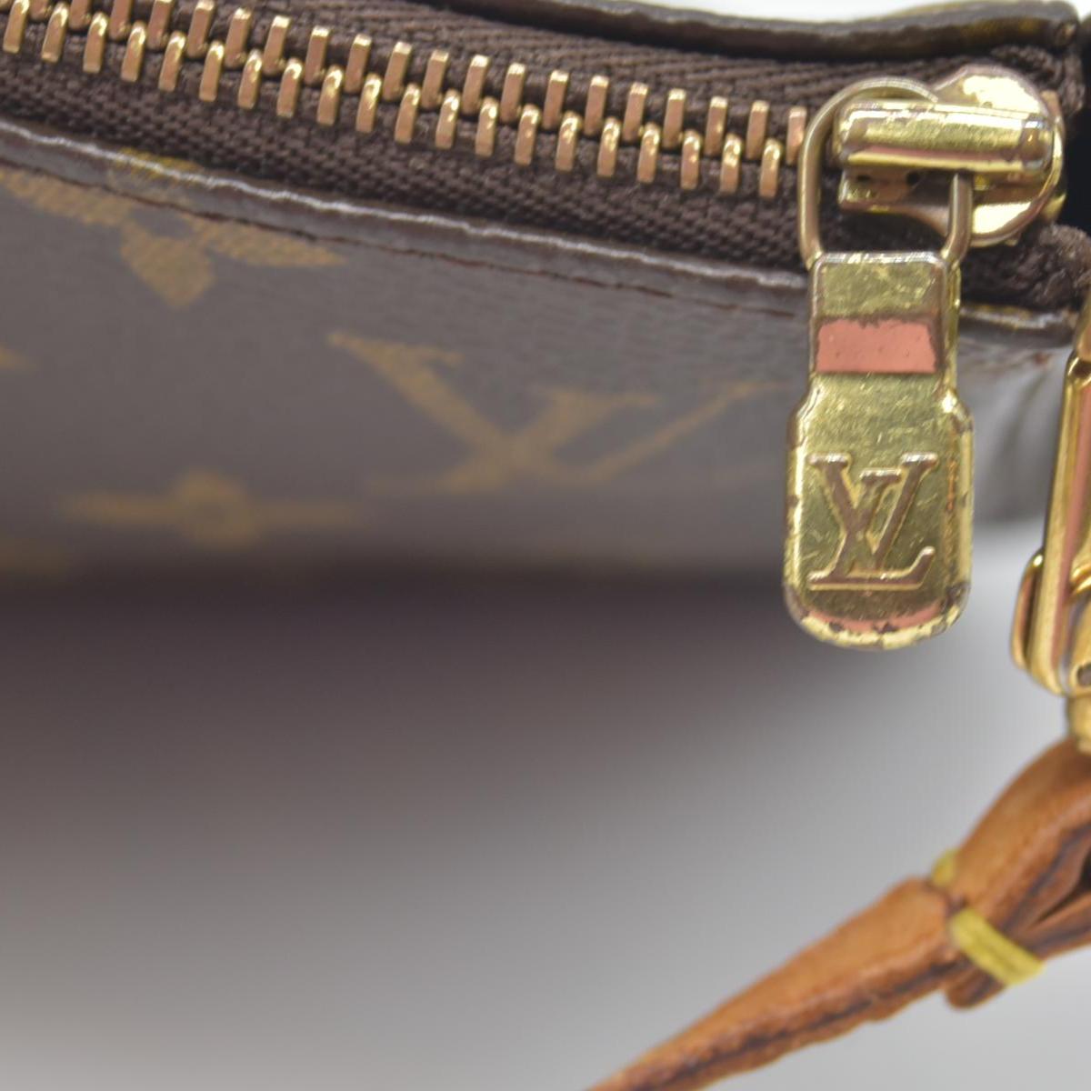 $1660 Louis Vuitton Monogram Pochette Accessories Pouch Bag AR0032