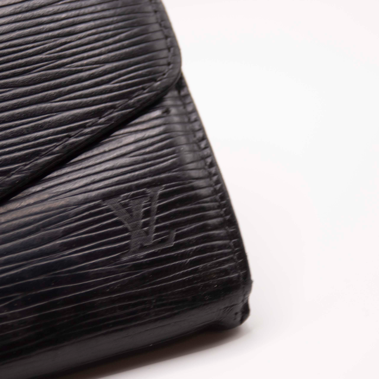 $865 2017 Louis Vuitton Epi Portefeiulle Sarah Long Bifold Wallet Black CA2127