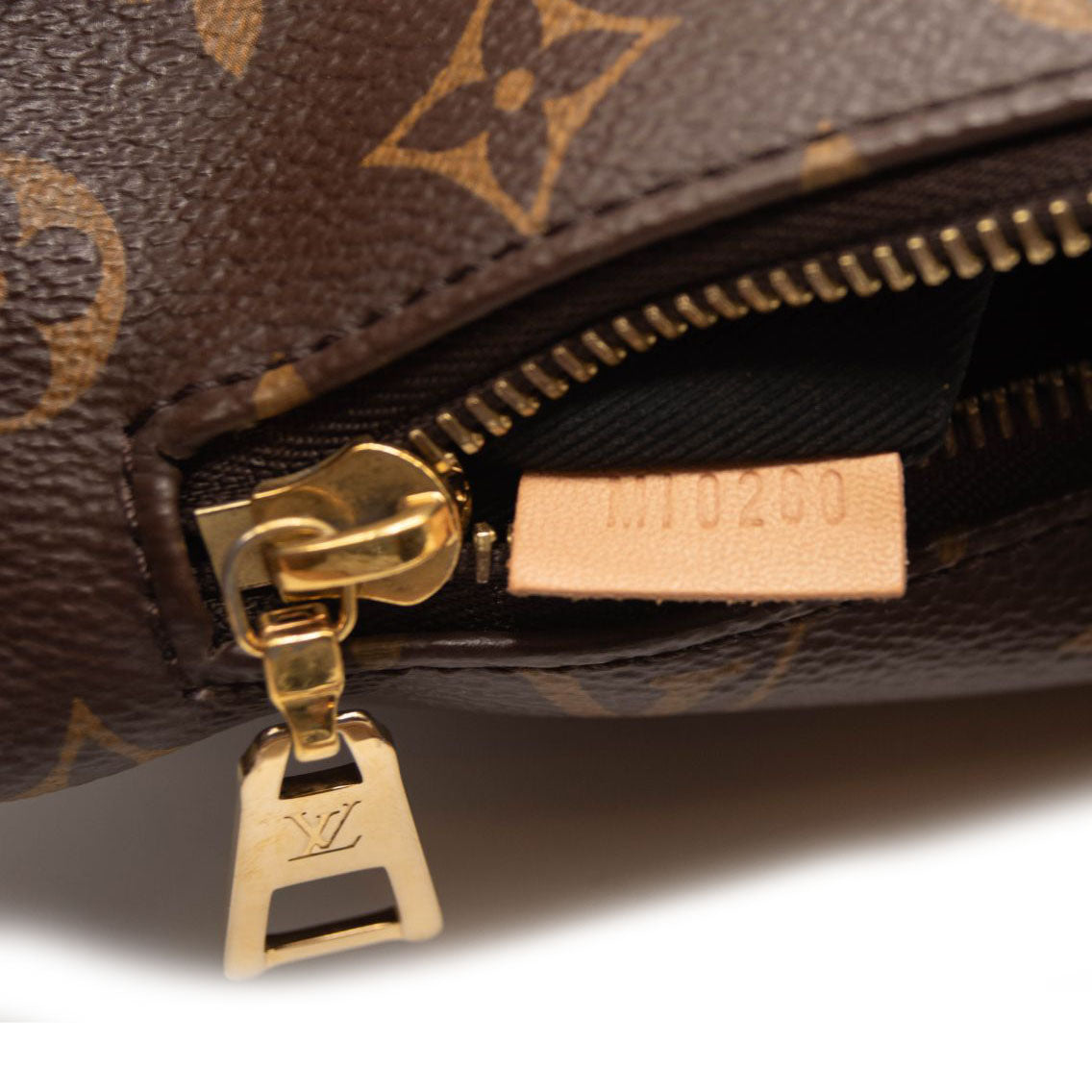 2020 MI0280 LOUIS VUITTON Monogram Bumbag