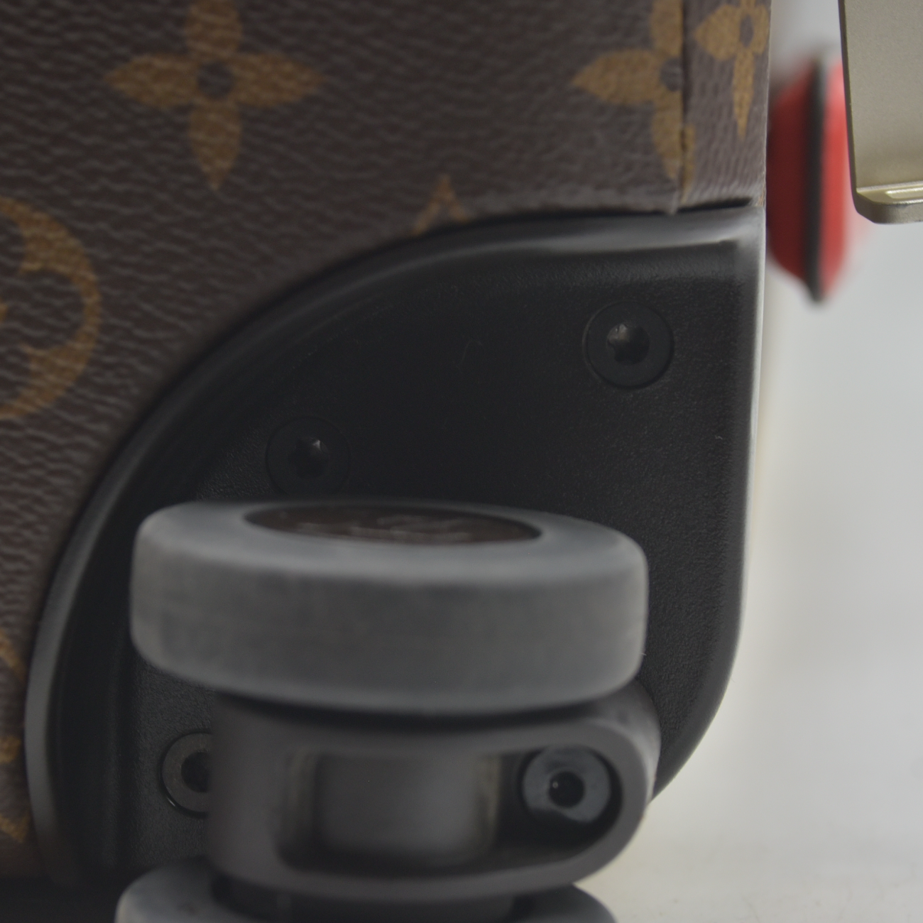 $3700 Louis Vuitton Monogram Horizon 55 Coquelicot