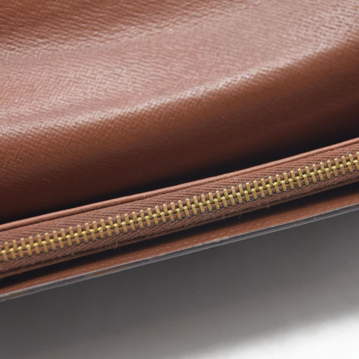 $725 Louis Vuitton Monogram Sarah Wallet 882AN CONSIGNMENT