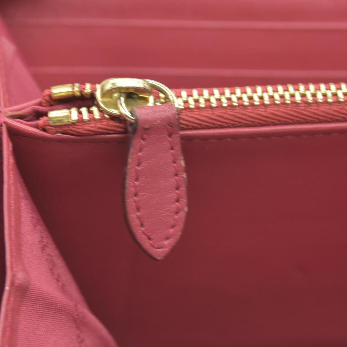 Burberry Grainy Calfskin House Check Elmore Zip Around Wallet Russet Red CONSIGNMENT