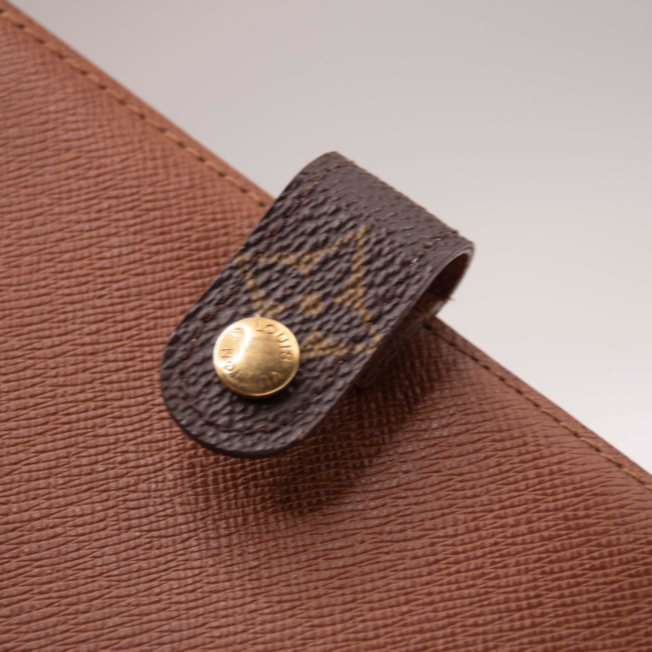 $505 1999 Louis Vuitton Monogram Small Ring Agenda Cover CA0979