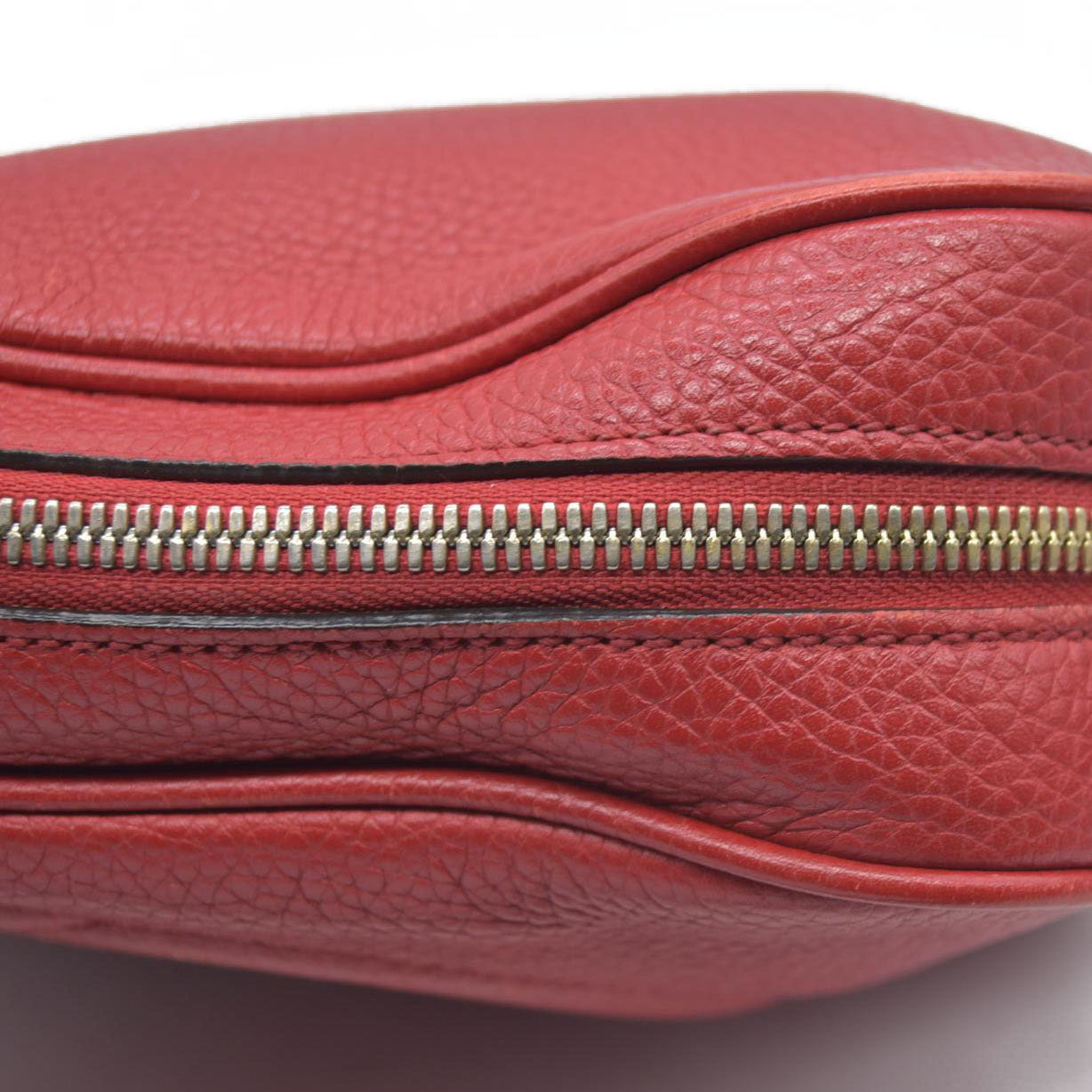 $1490 Gucci Small Soho Disco Bag Red Crossbody