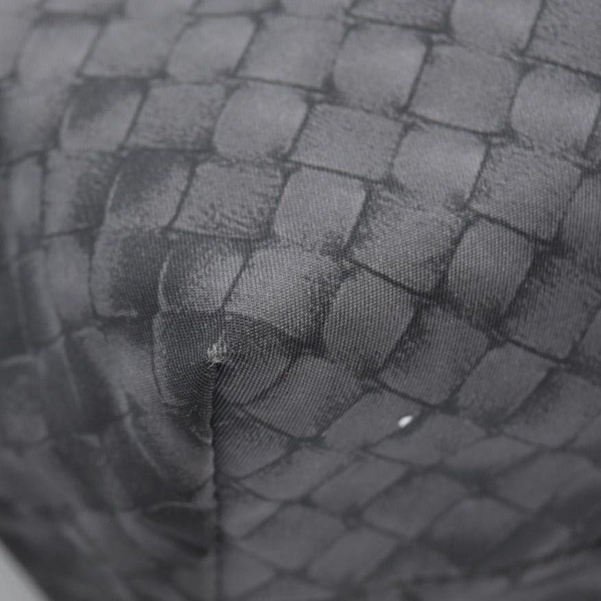 $890 Bottega Veneta Intreccio Illusion tote Bag Black
