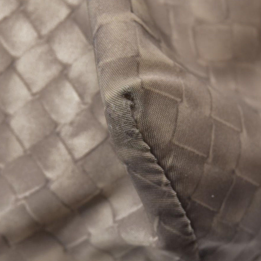 $890 Bottega Veneta Intreccio Illusion tote Bag Beige