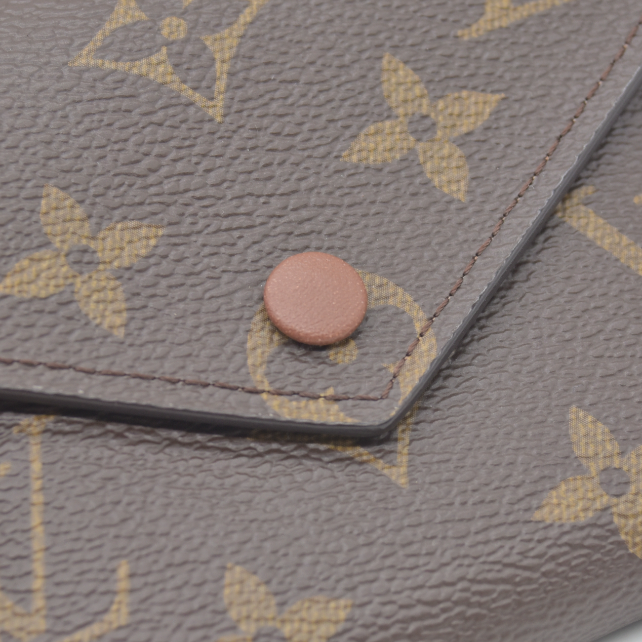 $605 Louis Vuitton Monogram Victorine Wallet SP4167 2017