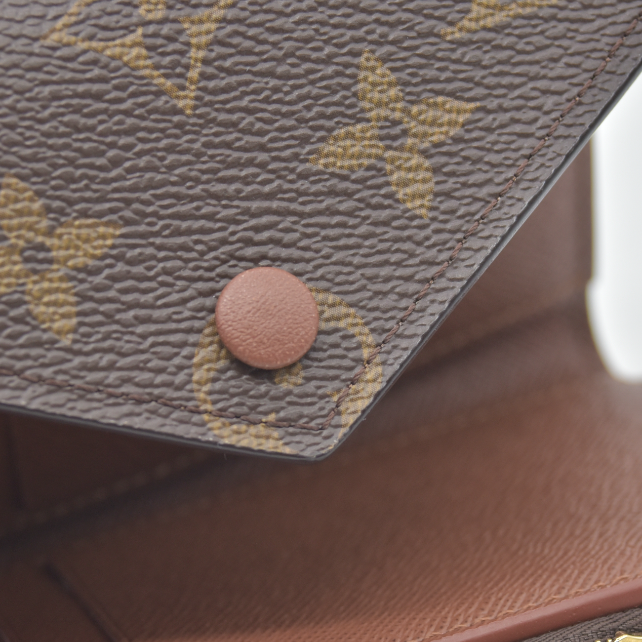 $605 Louis Vuitton Monogram Victorine Wallet SP4167 2017