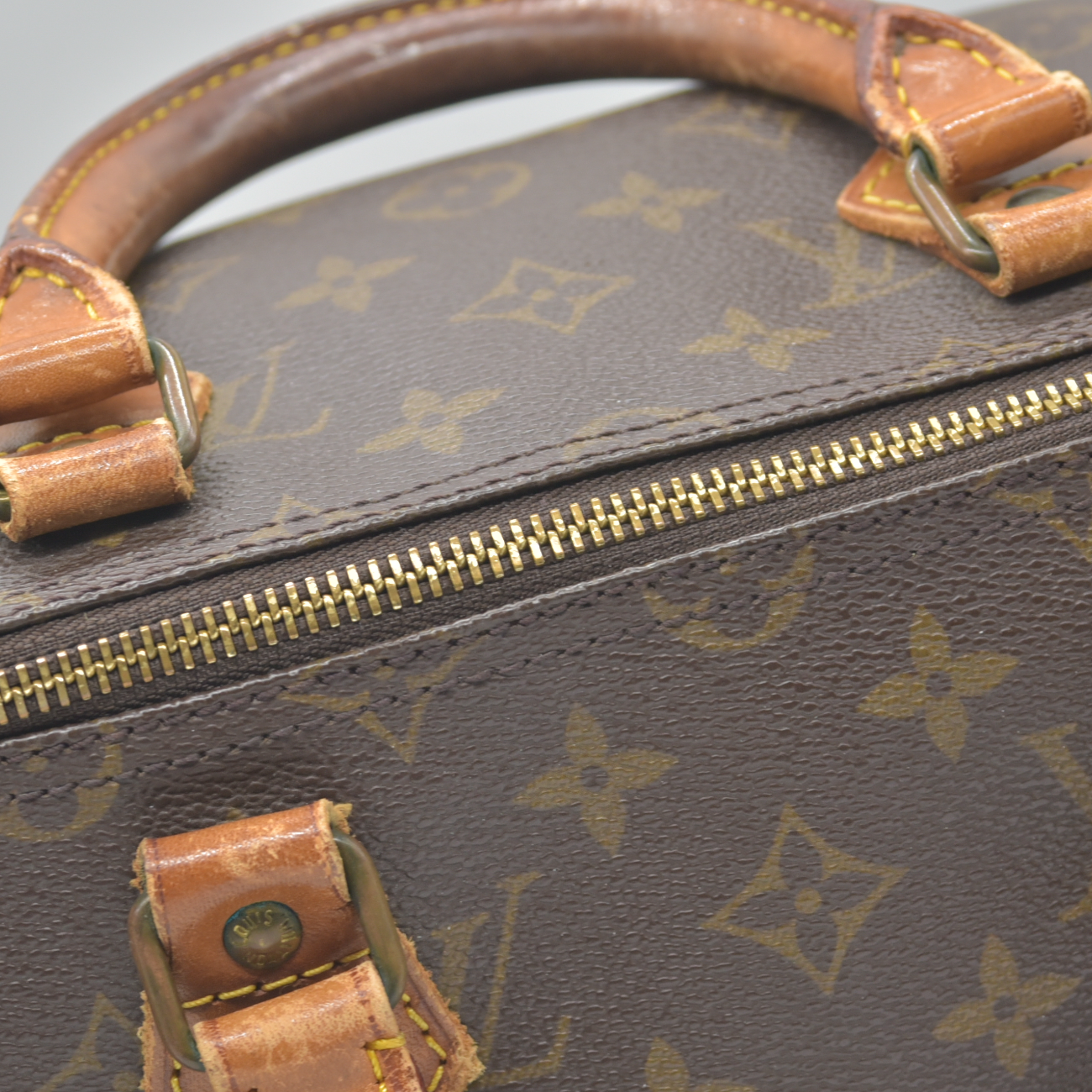 $1700 1982 Louis Vuitton Monogram Speedy 35 823