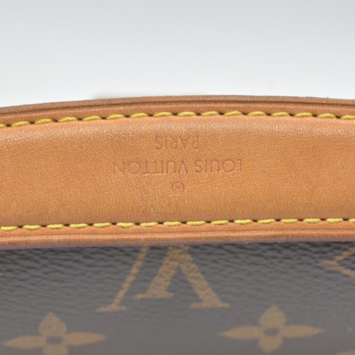 $2750 Louis Vuitton  Monogram Pochette Metis PL1138