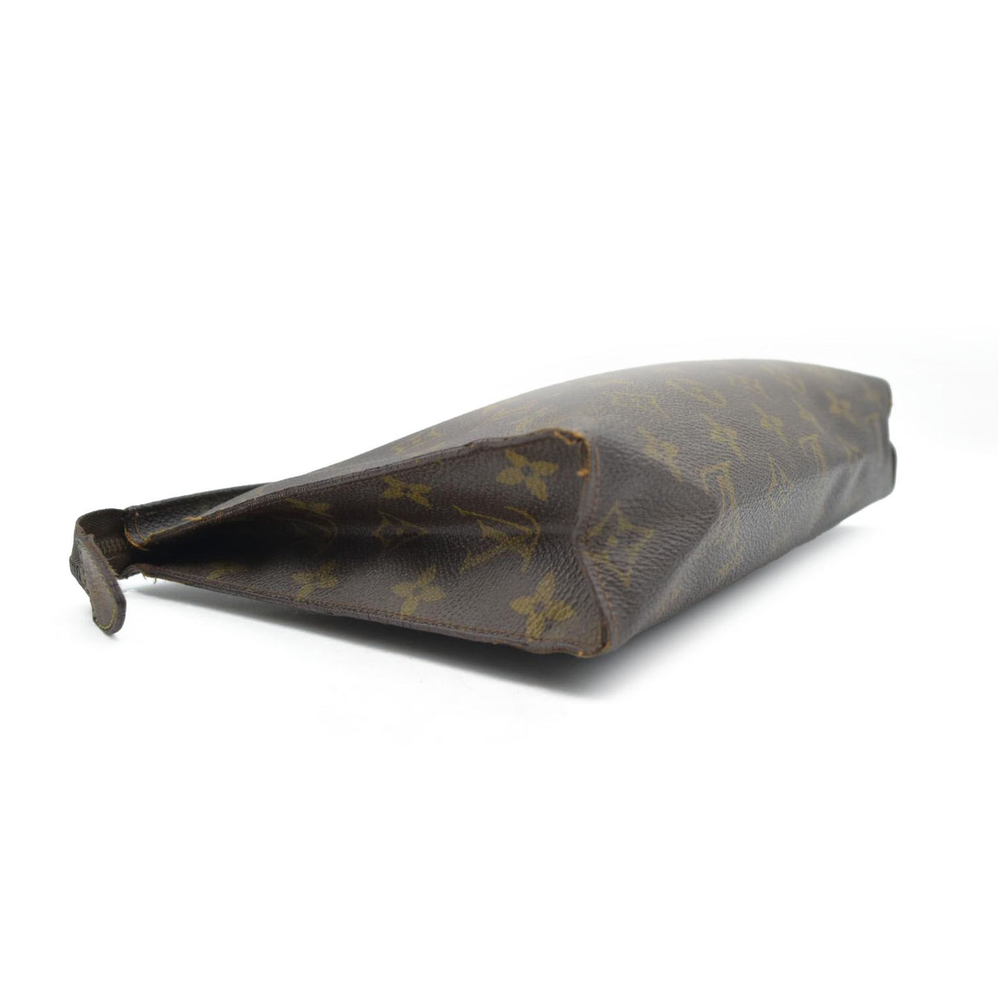$740 LOUIS VUITTON Monogram Toiletry 26