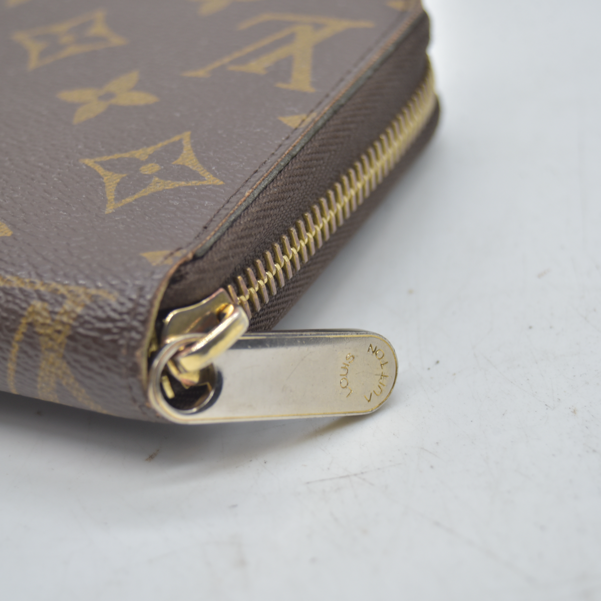 $965 2015 Louis Vuitton Monogram Zippy Wallet CA4195