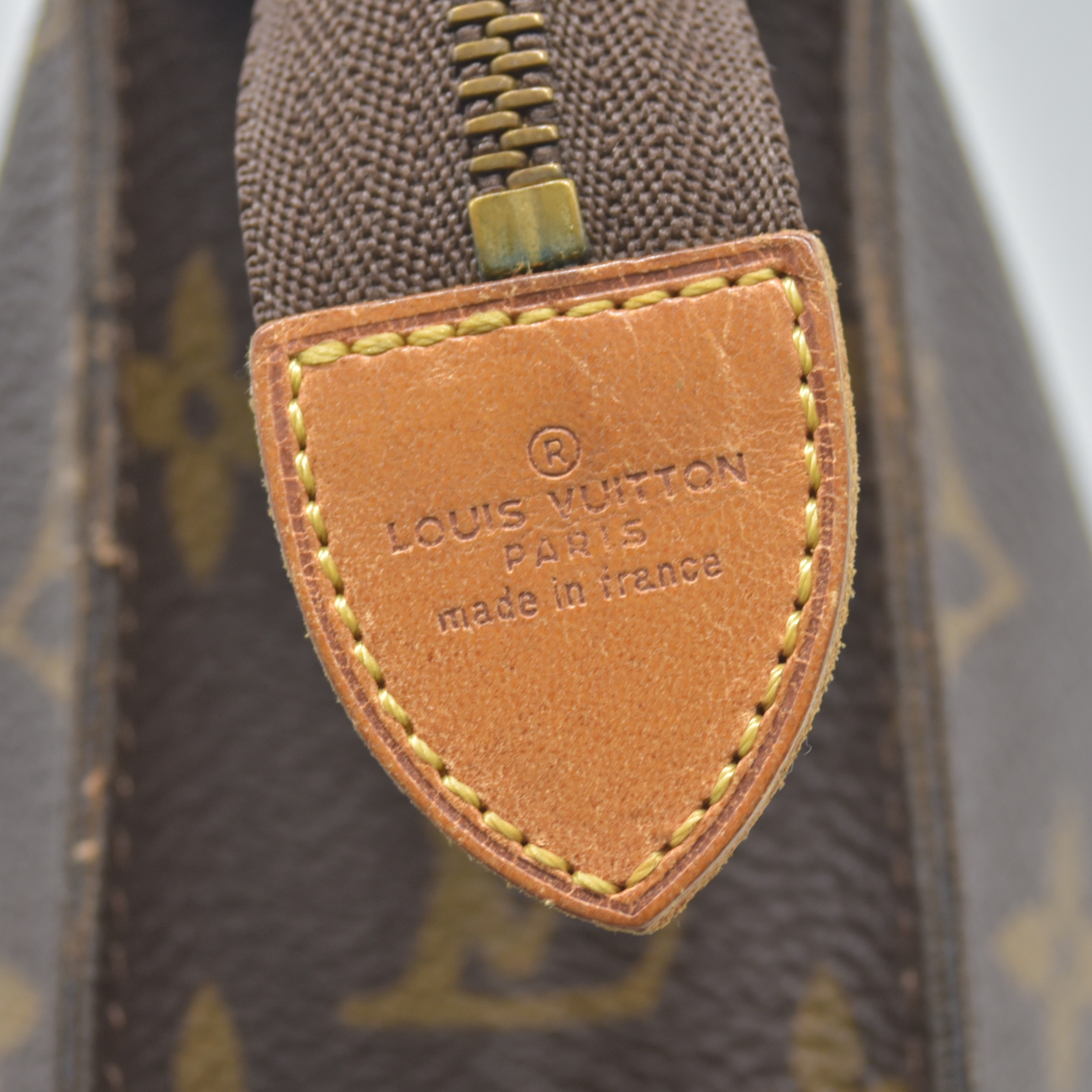 $1120 1986 March Louis Vuitton Monogram Toiletry 26 863AN