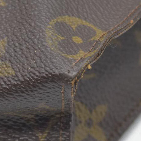 $740 LOUIS VUITTON Monogram Toiletry 26