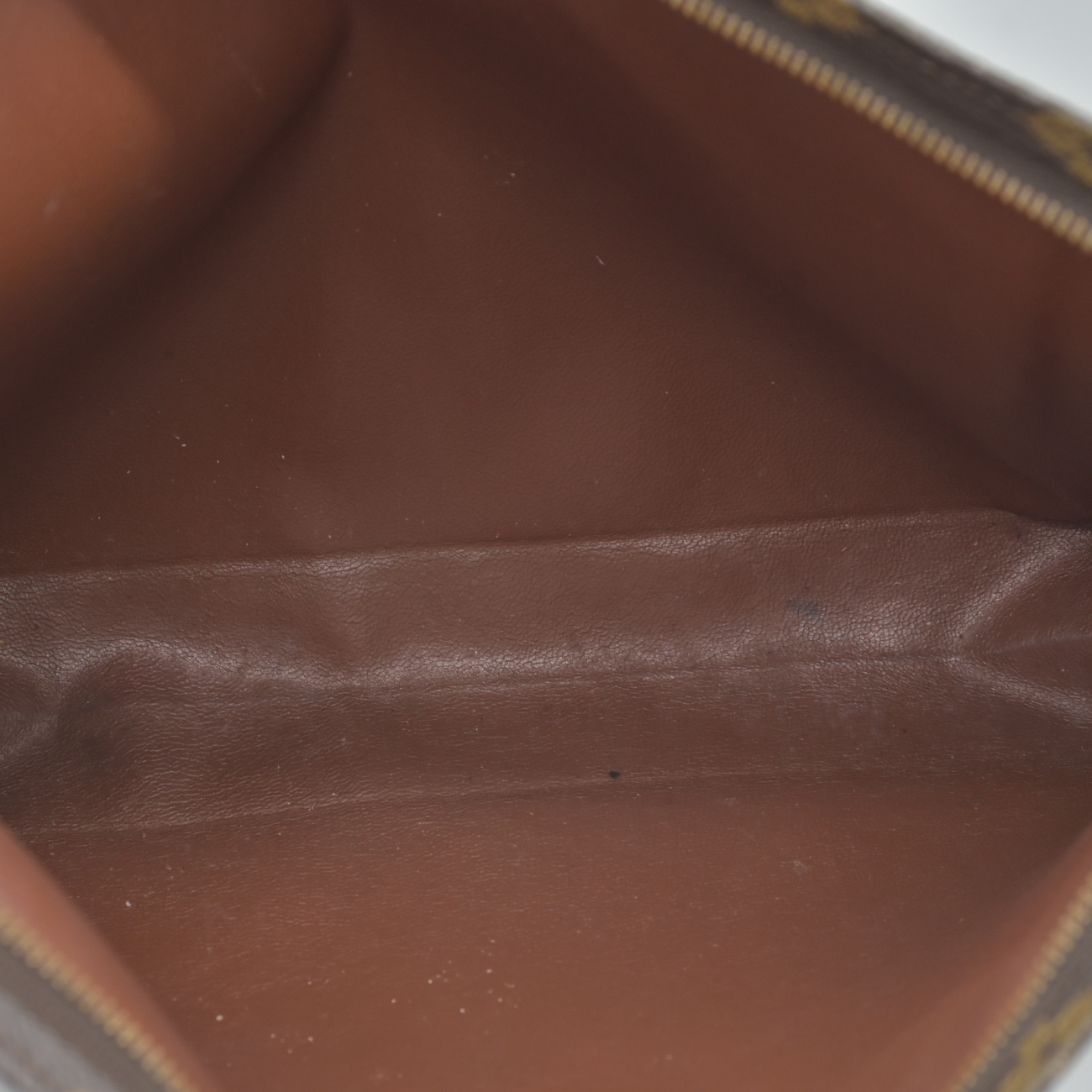 $1120 1986 March Louis Vuitton Monogram Toiletry 26 863AN