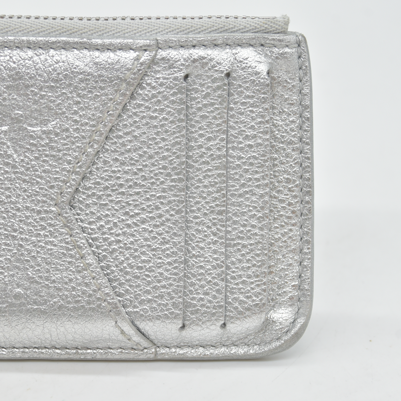 $575 RFID Louis Vuitton Monogram Empreinte Romy Card Holder Silver