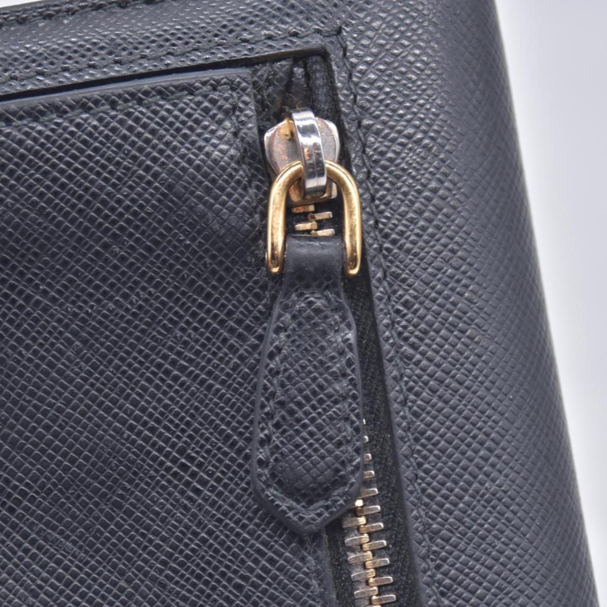 $780 PRADA Saffiano Metal Continental Flap Wallet Nero CONSIGNMENT 10021171