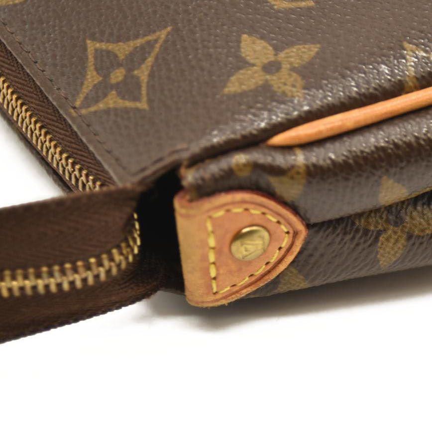 Louis Vuitton  Monogram Eva Clutch MB2154