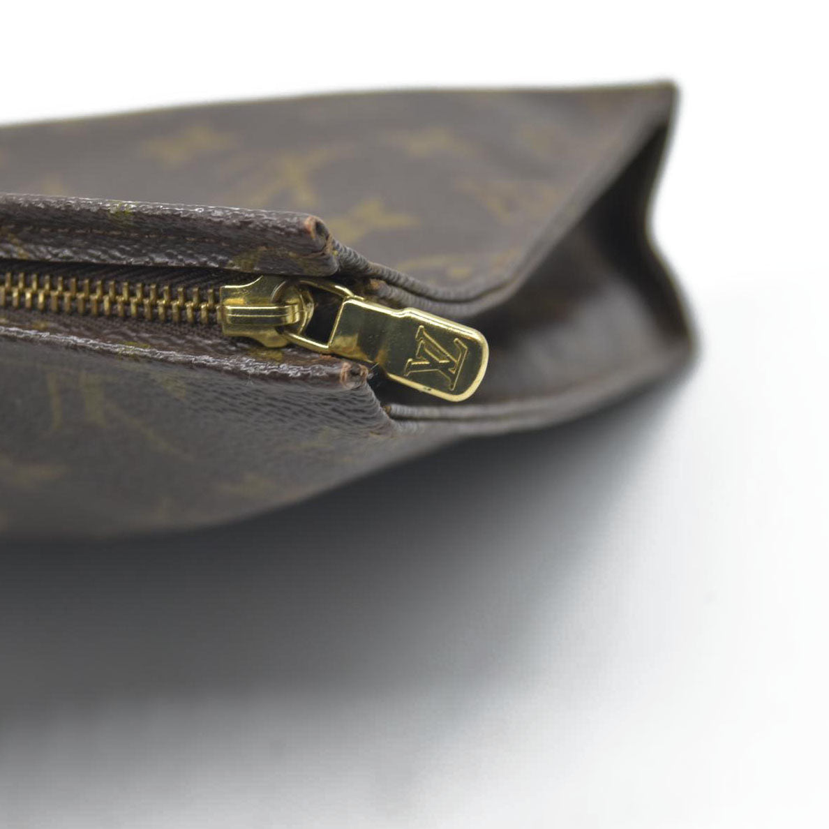LOUIS VUITTON Monogram Toiletry 26 843