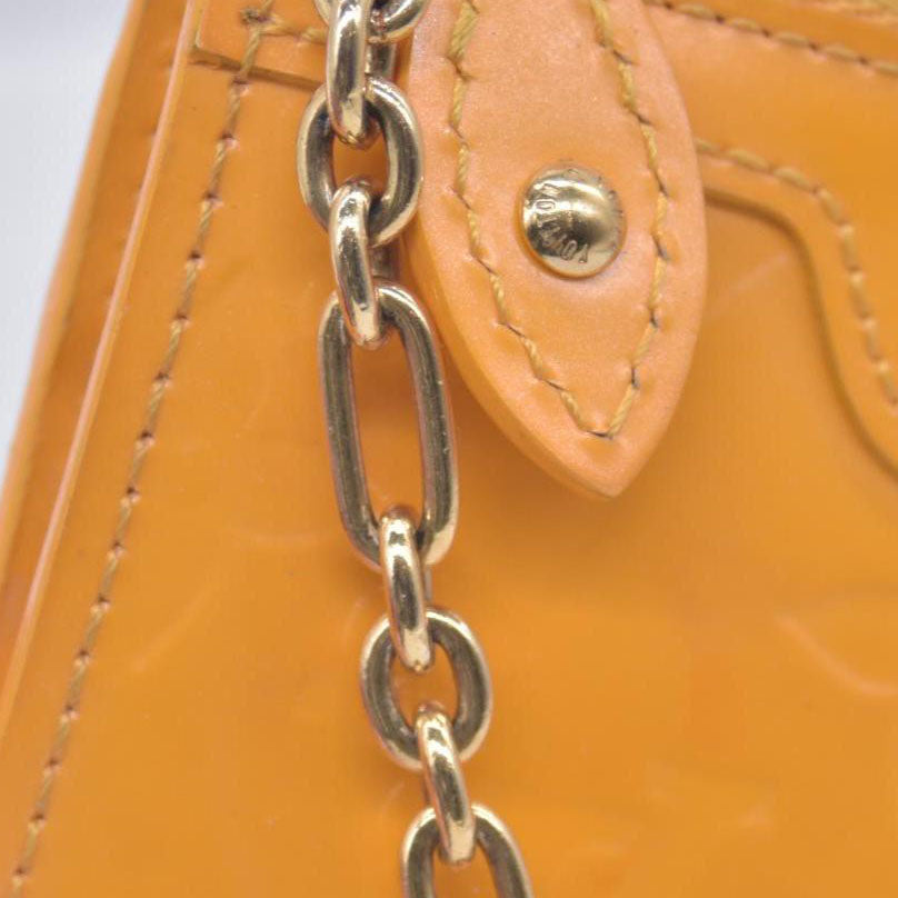 $550 2012 LOUIS VUITTON Monogram Vernis Key Pouch Jaune Passion CA1102 CONSIGNMENT 10021176