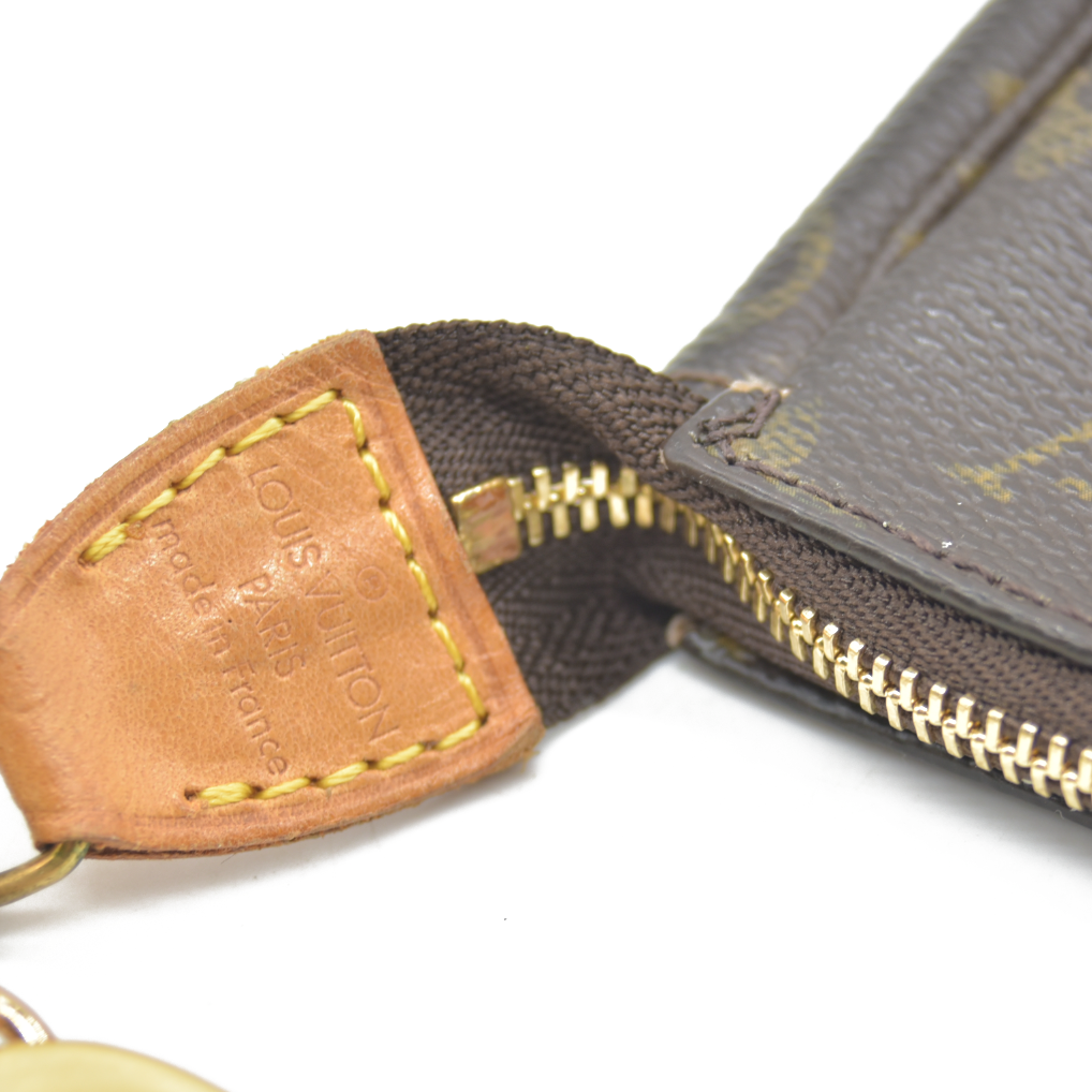 Louis Vuitton  Monogram Pochette Accessories CA1016