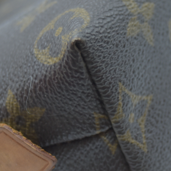 $625 2003 LOUIS VUITTON Monogram Cosmetic Pouch SD0023