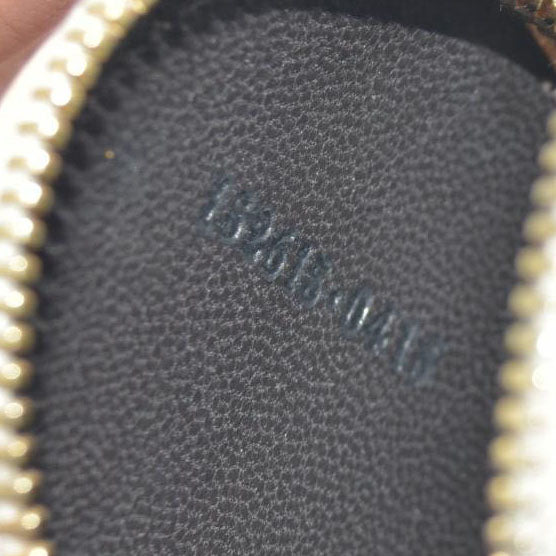 $480 Gucci GG Canvas Heart Coin Purse