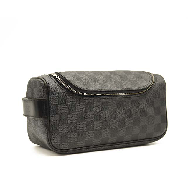 $880 LOUIS VUITTON Damier Graphite Toiletry Pouch