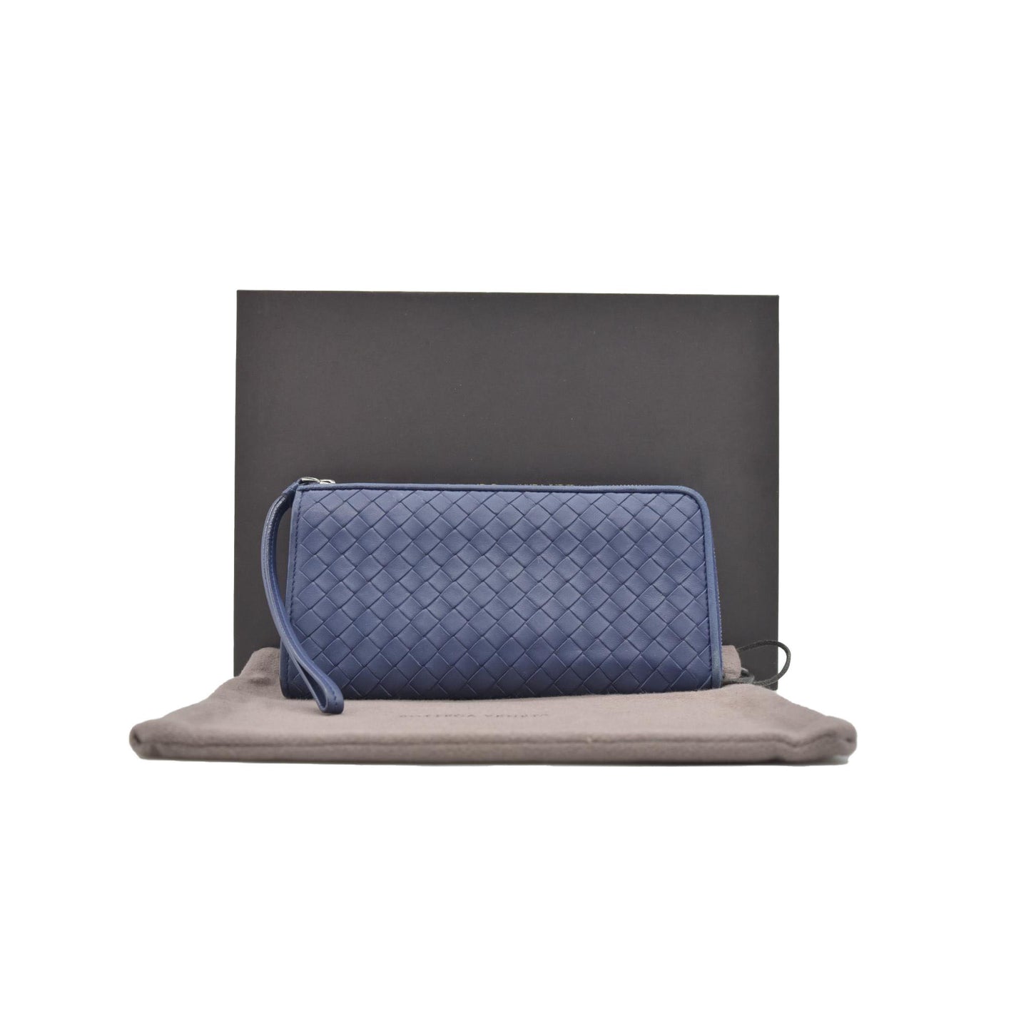$1050 Bottega Veneta L Shaped Wristlet Intrecciato Long Wallet CONSIGNMENT