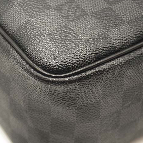 $880 LOUIS VUITTON Damier Graphite Toiletry Pouch