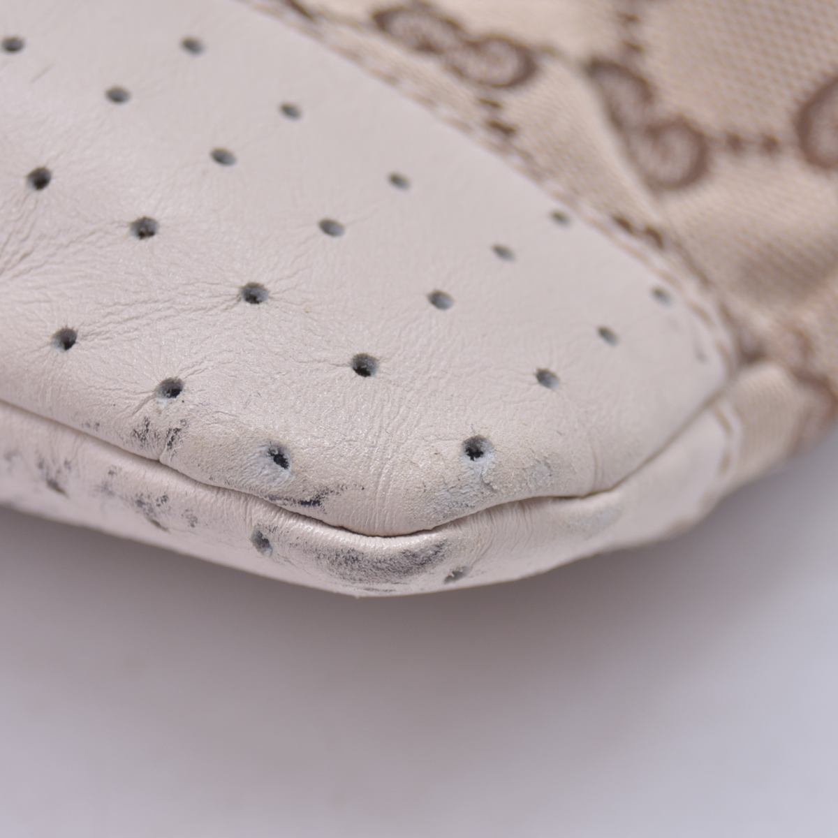 $800 Gucci Monogram Calfskin Perforated Medium Flat Messenger Bag Off White