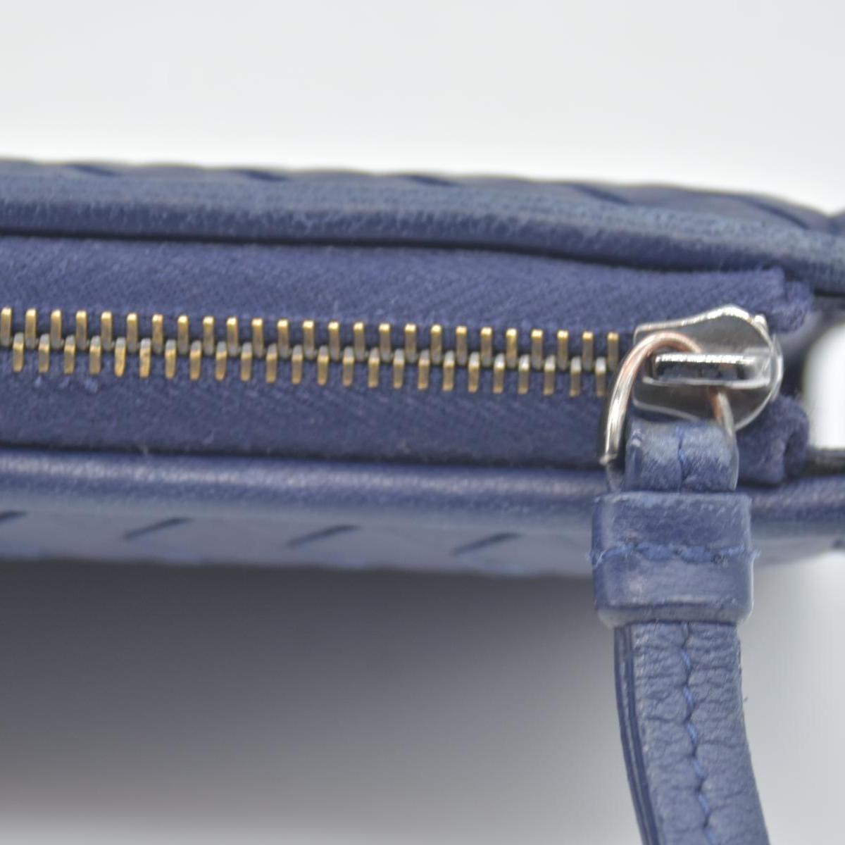$1050 Bottega Veneta L Shaped Wristlet Intrecciato Long Wallet CONSIGNMENT