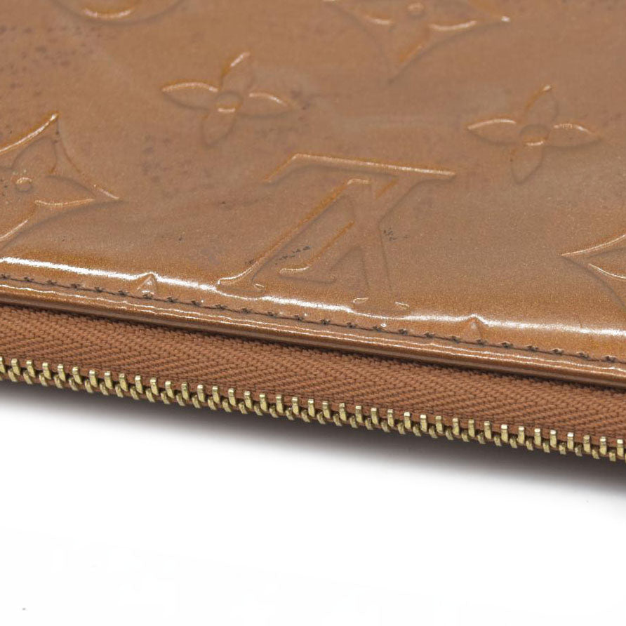 $740 Louis Vuitton  Vernis Lexington Pochette Noisette