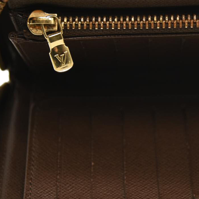 Louis Vuitton  Damier Ebene Compact Zippy Wallet MI3170
