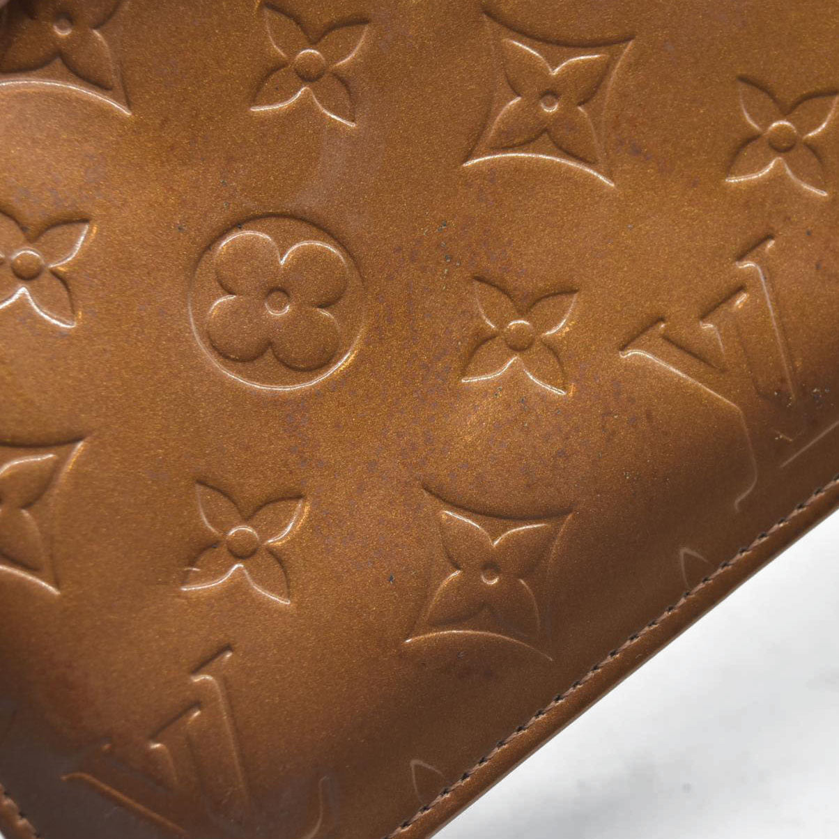 $740 Louis Vuitton  Vernis Lexington Pochette Noisette