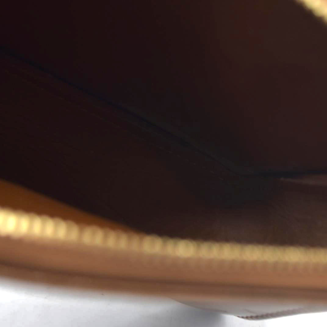 $740 Louis Vuitton  Vernis Lexington Pochette Noisette