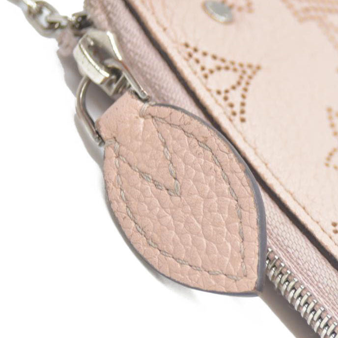 AUCTION Louis Vuitton  Mahina Key Pouch Magnolia