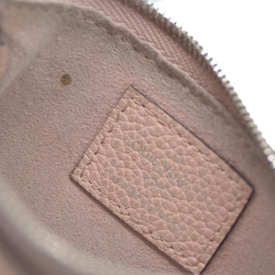 AUCTION Louis Vuitton  Mahina Key Pouch Magnolia