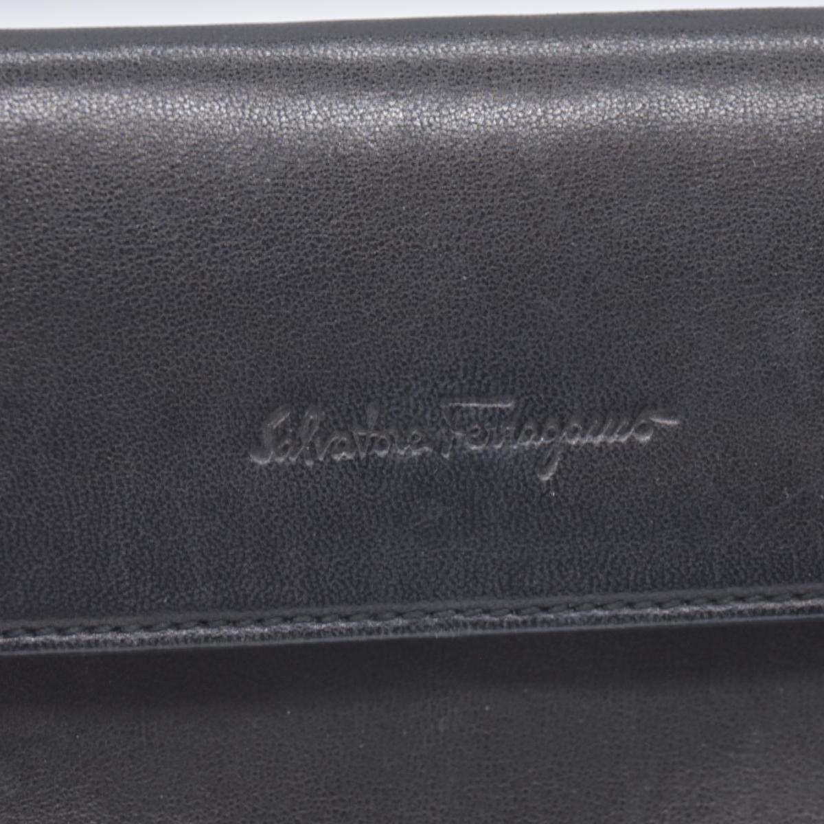 $850 SALVATORE FERRAGAMO Smooth Calfskin Logo Flap Crossbody Bag Black CONSIGNMENT 10021196