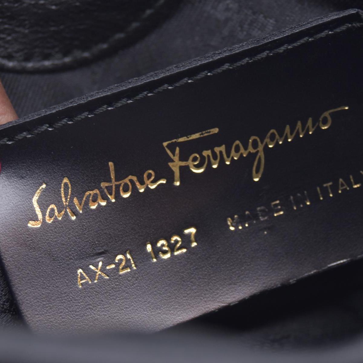 $980 SALVATORE FERRAGAMO Calfskin Gancini Flap Shoulder Bag Black CONSIGNMENT 10021226