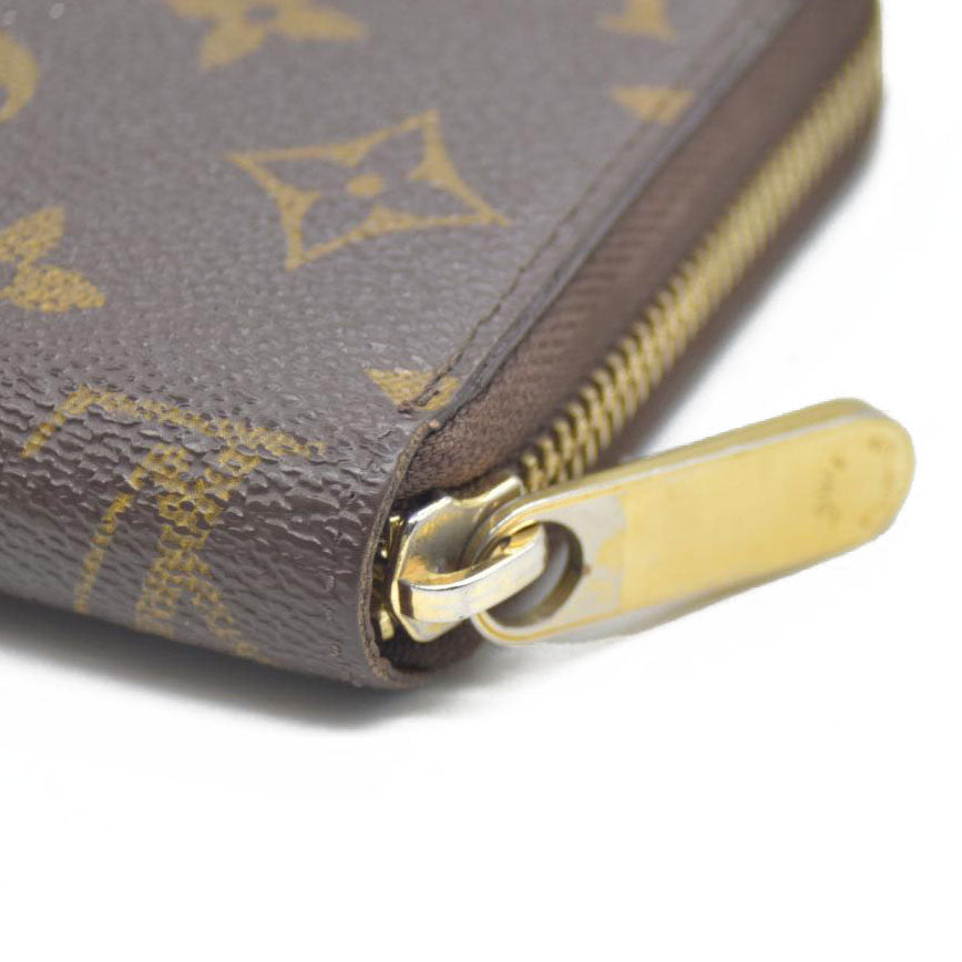 AUCTION $915 Louis Vuitton Monogram Zippy Wallet